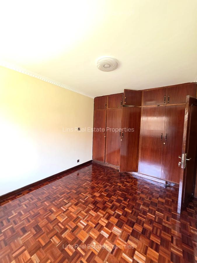4 Bed Townhouse with En Suite in Lavington - 7