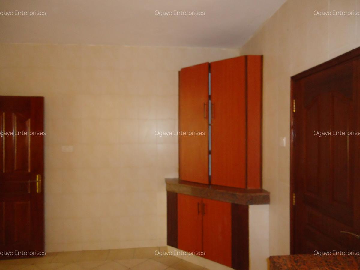 3 Bed Apartment with En Suite at Jamuhuri Road - 4