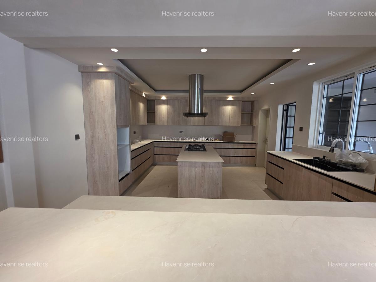 4 Bed Townhouse with En Suite at Westlands - 3