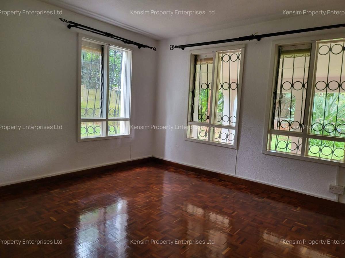 4 Bed Townhouse with En Suite in Hill View - 20