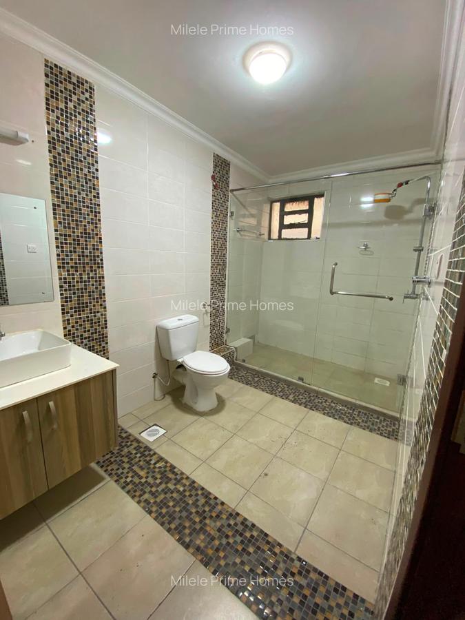 5 Bed Townhouse with En Suite at Muthaiga North - 7