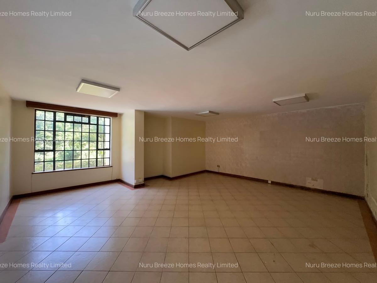 4 Bed Townhouse with En Suite in Kitisuru - 12