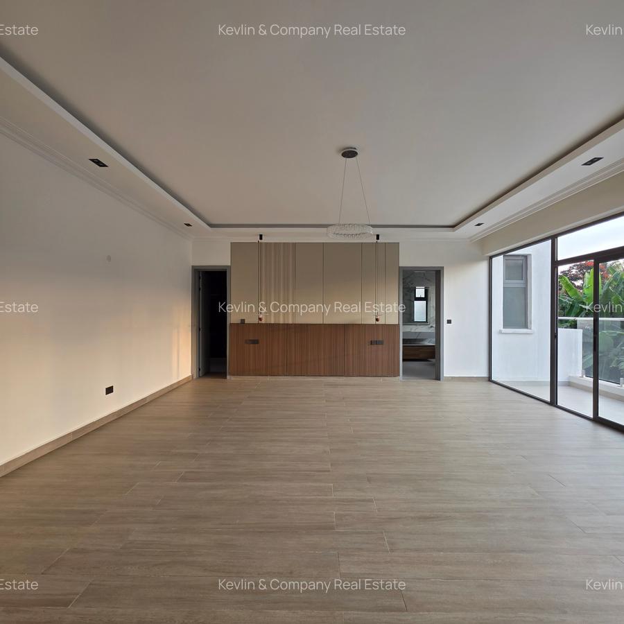 5 Bed Townhouse with En Suite in Lavington - 16