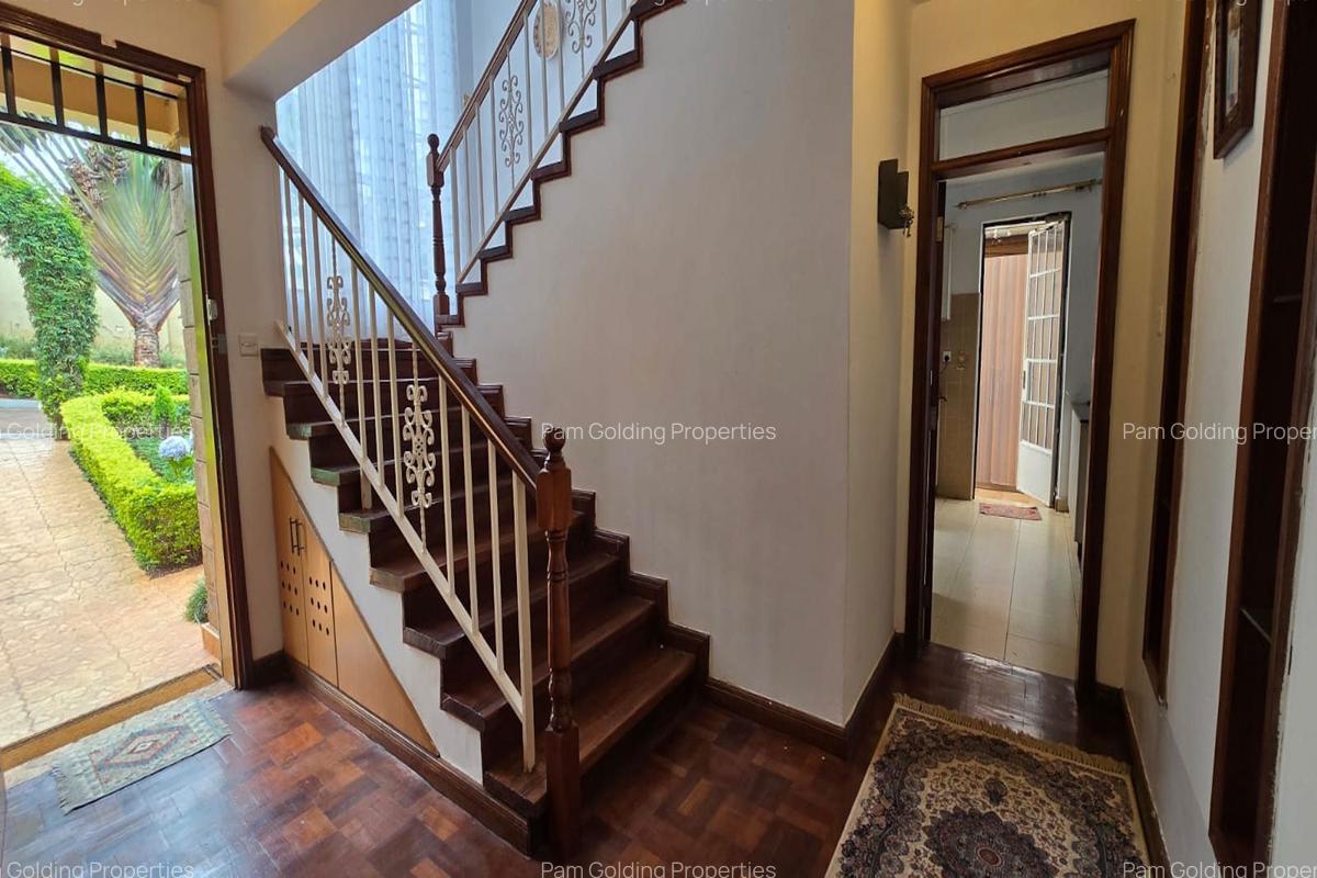 4 Bed House with En Suite in Runda - 5