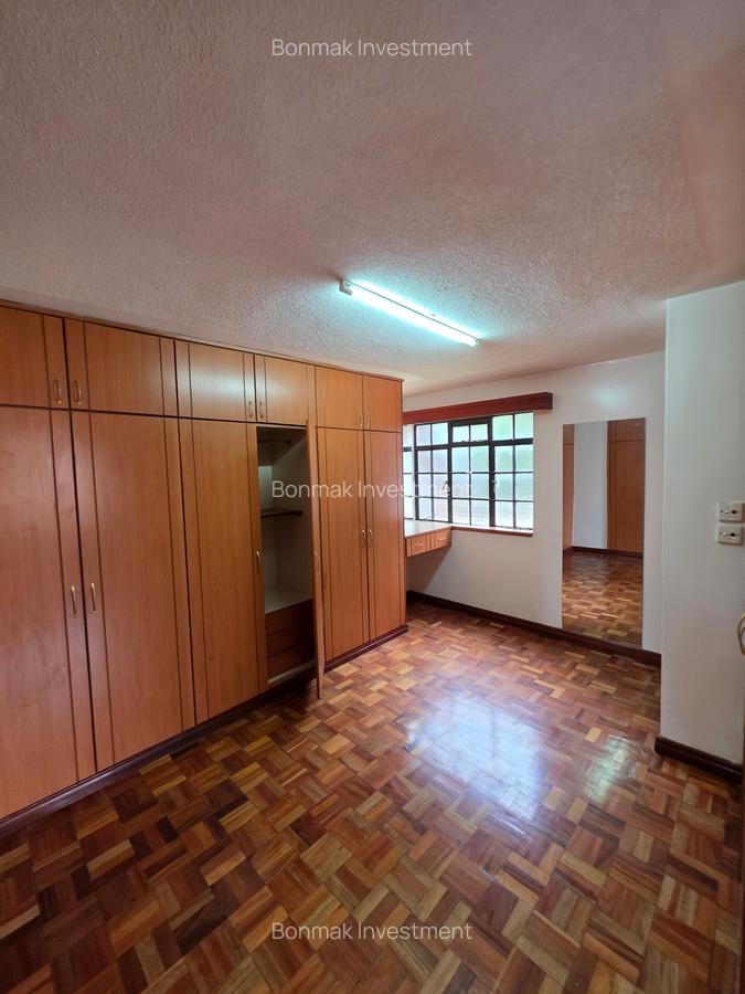 5 Bed Townhouse with En Suite at Lavington Green - 16