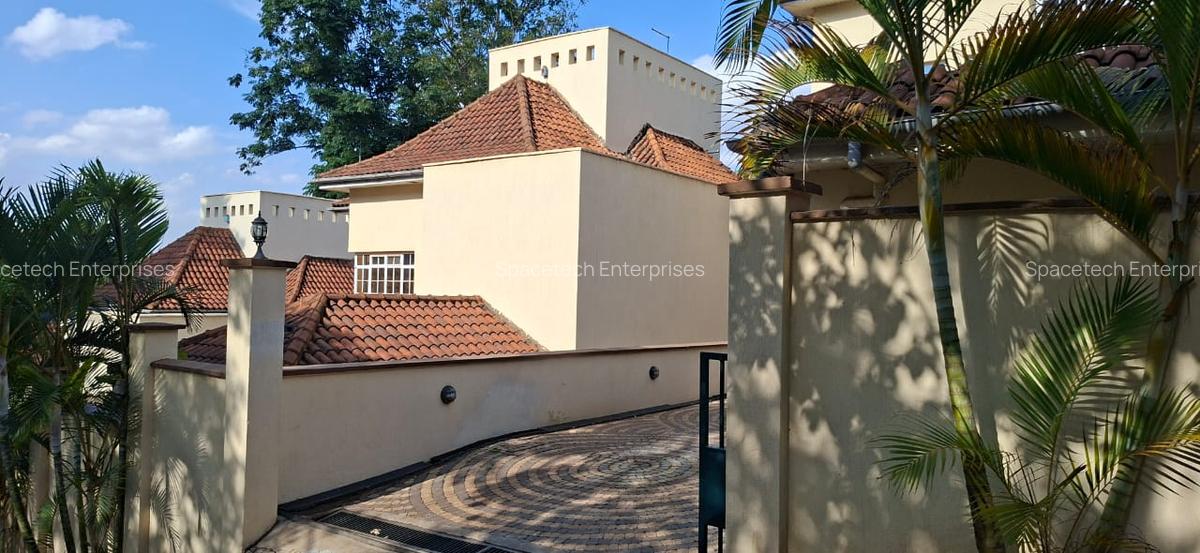 4 Bed Townhouse with En Suite in Kyuna - 3