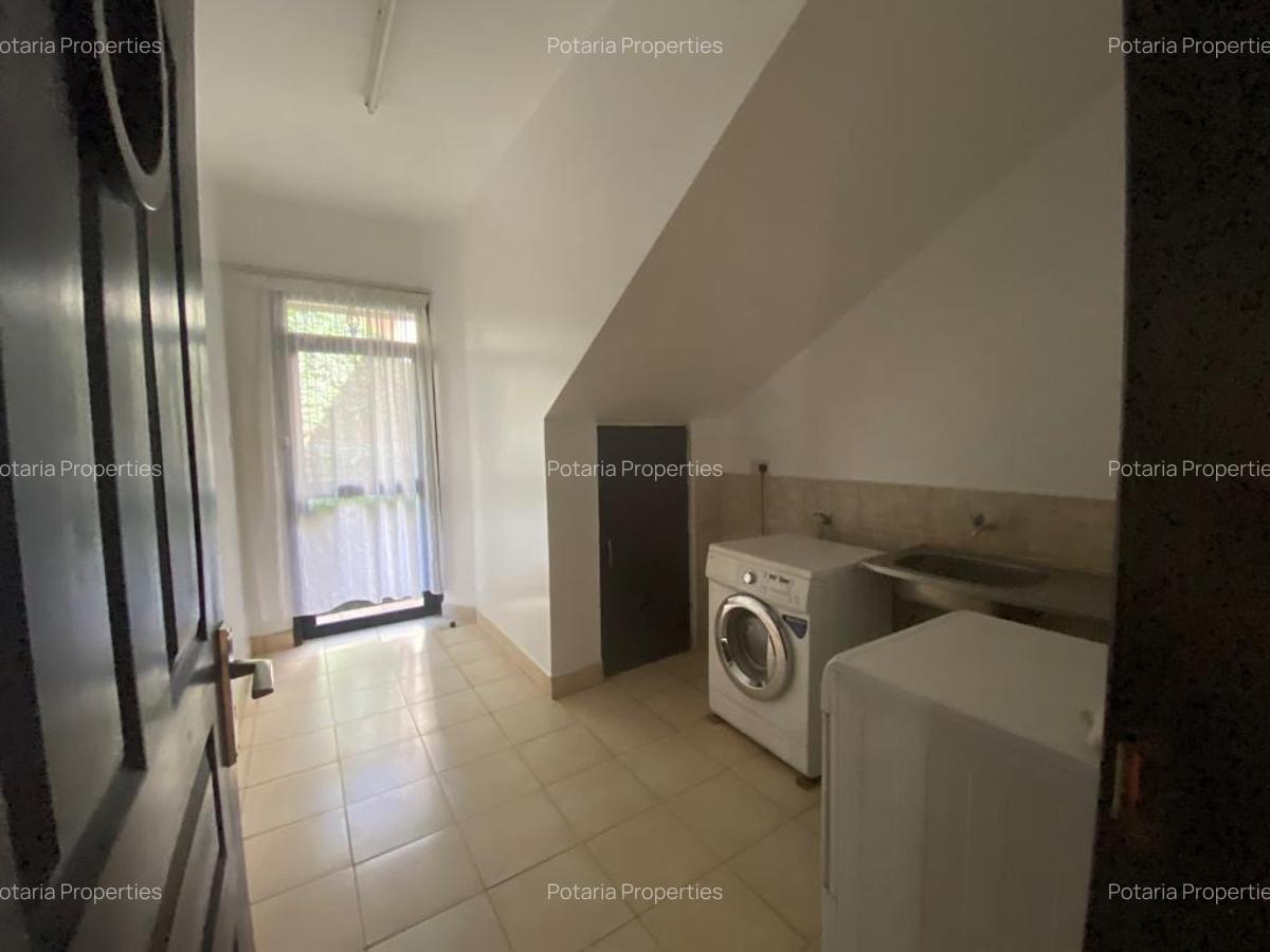 5 Bed Townhouse with En Suite in Lavington - 9