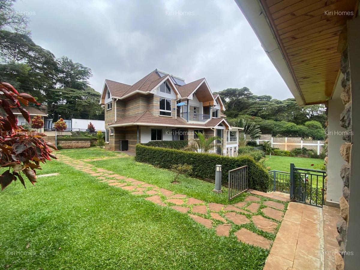 5 Bed Townhouse with En Suite in Nyari - 1