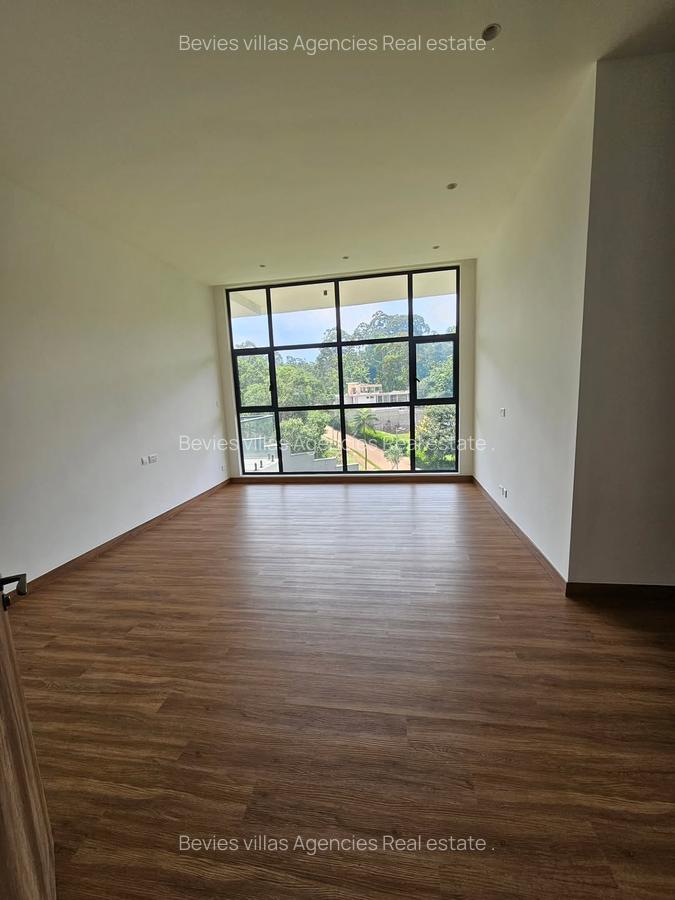 5 Bed Villa with En Suite at Nyari - 5