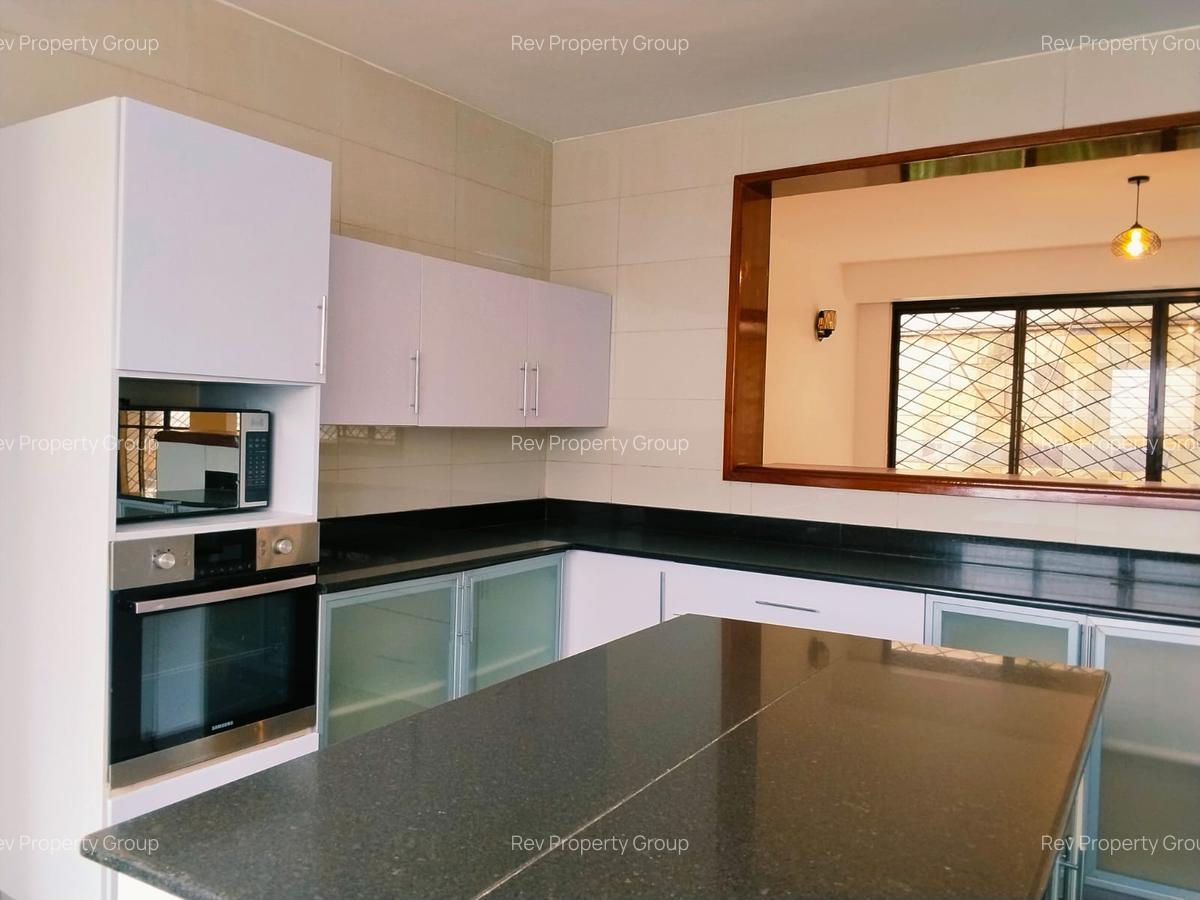 5 Bed Villa with En Suite in Lavington - 5