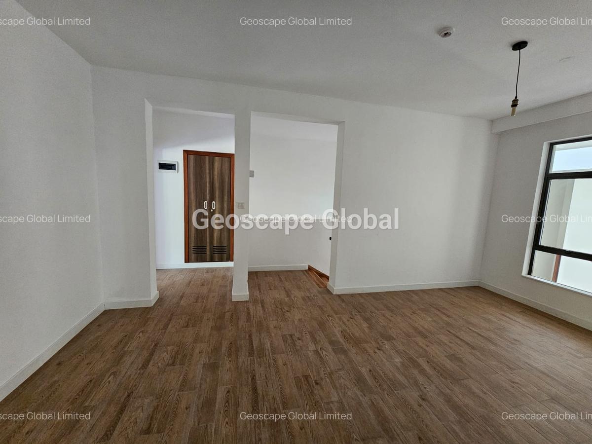 4 Bed Apartment with En Suite in Rosslyn - 10
