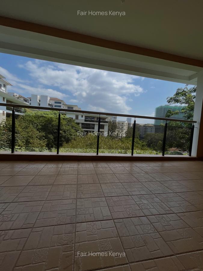 3 Bed Apartment with En Suite at Riverside Drive - 4