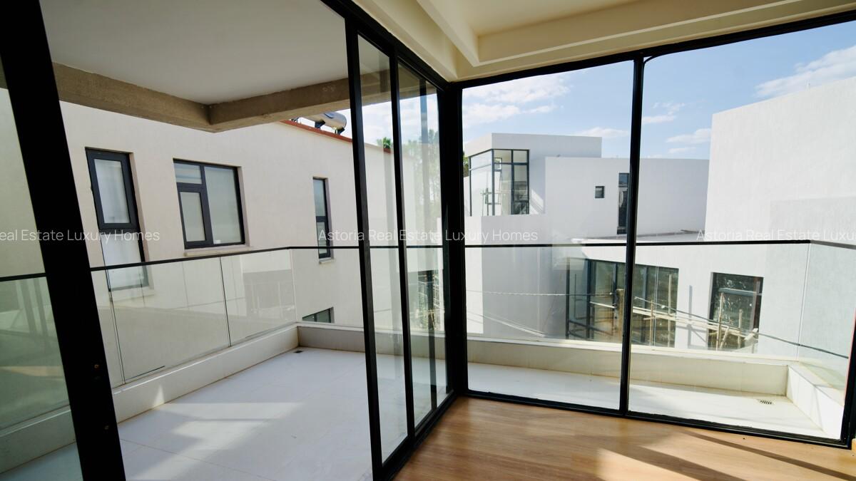 5 Bed Villa with En Suite at 2026-386 5 Bed - 3