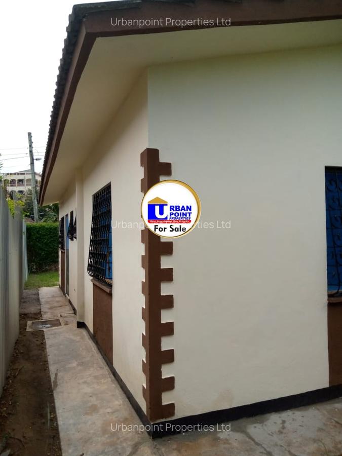 2 Bed House with En Suite at Mtamboni - 1