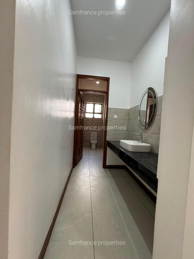Serviced 3 Bed Apartment with En Suite at Moyne Drive - 14