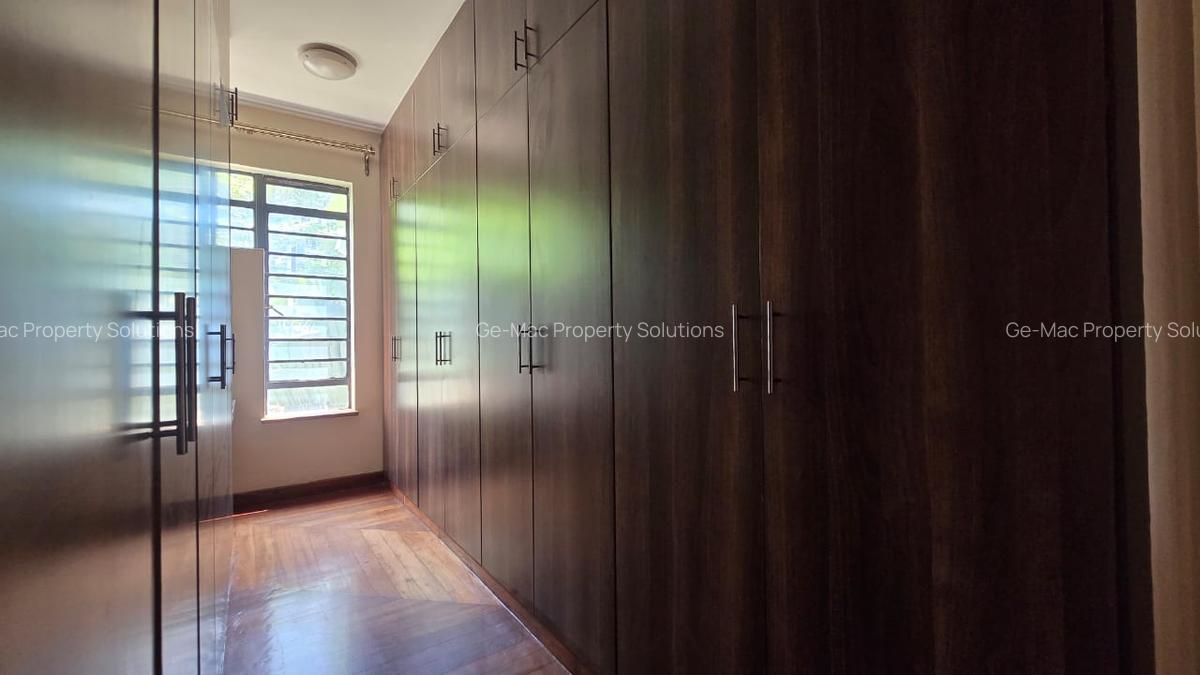 5 Bed Townhouse with En Suite in Lavington - 8