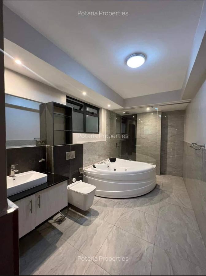 4 Bed Apartment with En Suite in Riverside - 6