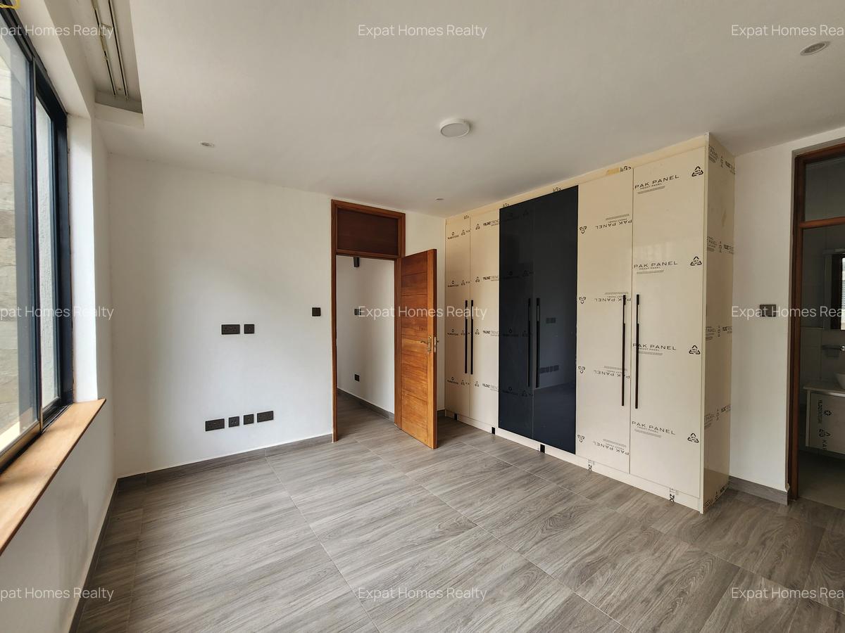 5 Bed Villa with En Suite in Lavington - 13