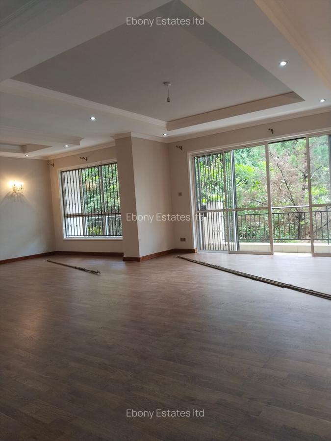3 Bed Apartment with En Suite in Riverside - 17