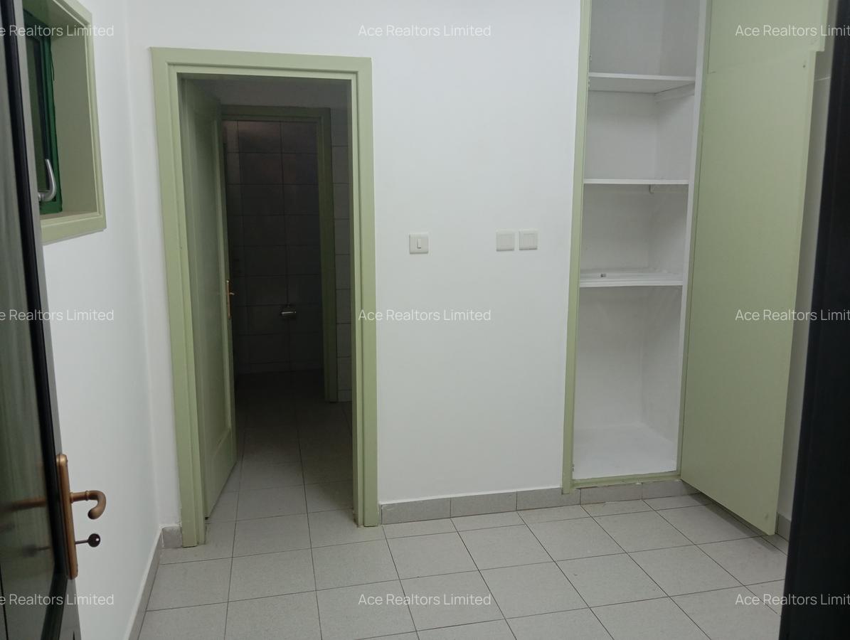 3 Bed Townhouse with En Suite at Grevellia Grove - 20