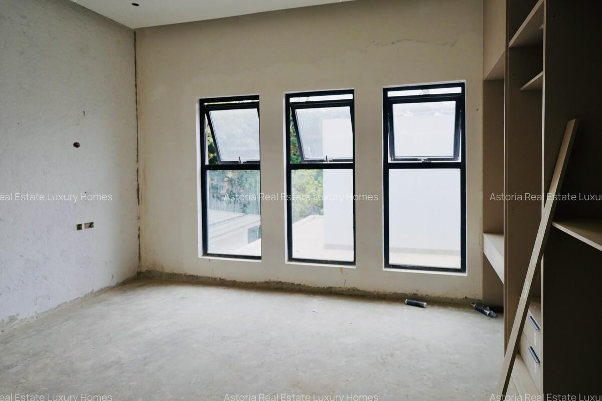 5 Bed Villa with En Suite at 2026-187 - 8
