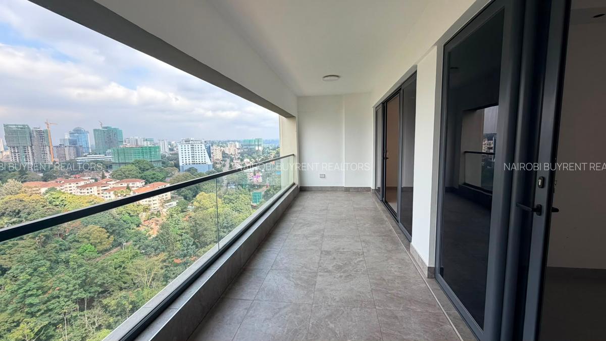 4 Bed Apartment with En Suite in Riverside - 16