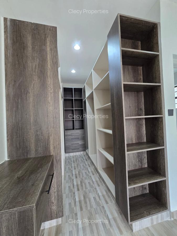 5 Bed House with En Suite at Membley - 9