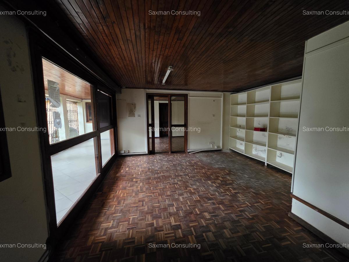 Commercial Property with Service Charge Included in Riverside - 16