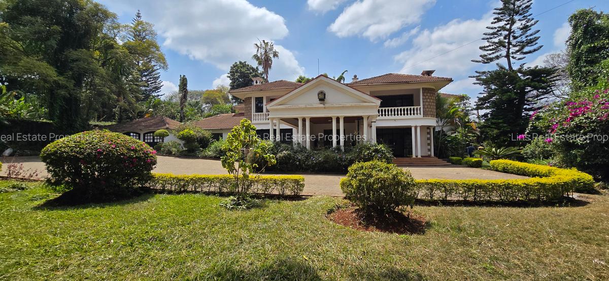 5 Bed House with En Suite in Runda - 1