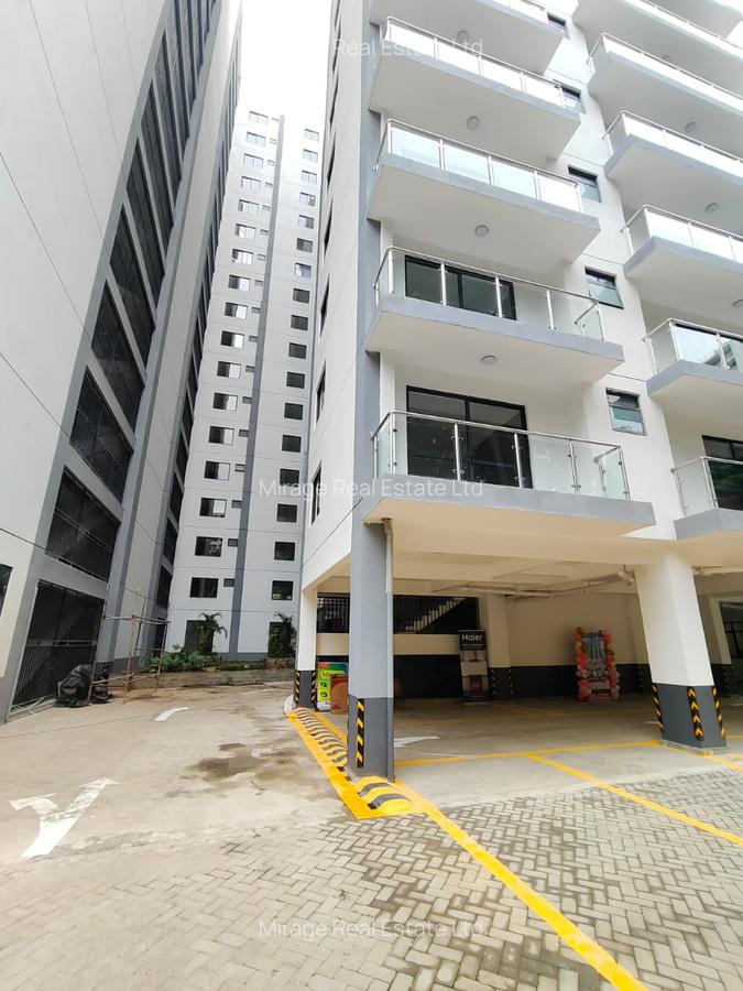 1 Bed Apartment with Gym in Riverside - 1
