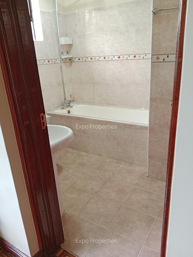 3 Bed Apartment with En Suite at Garden Estate - 9