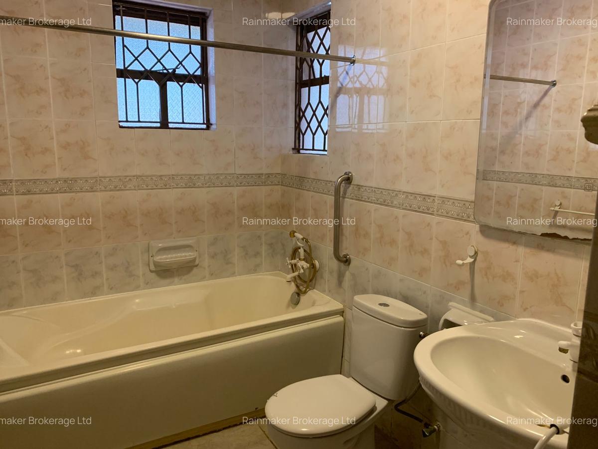 5 Bed Townhouse with En Suite in Runda - 12