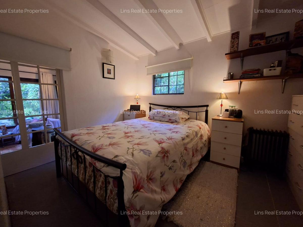 1 Bed House with En Suite in Rosslyn - 9