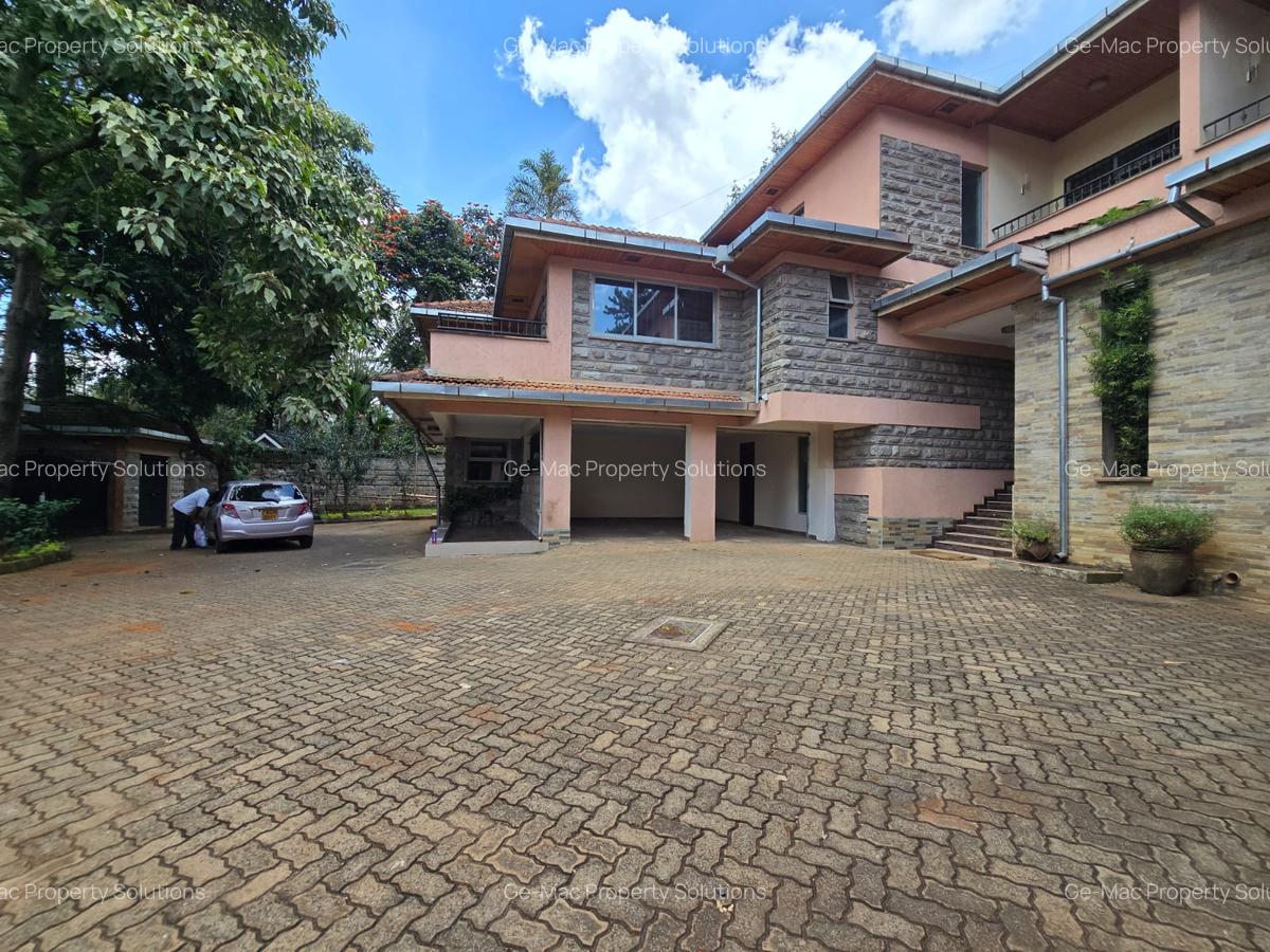 4 Bed House with En Suite in Runda - 1