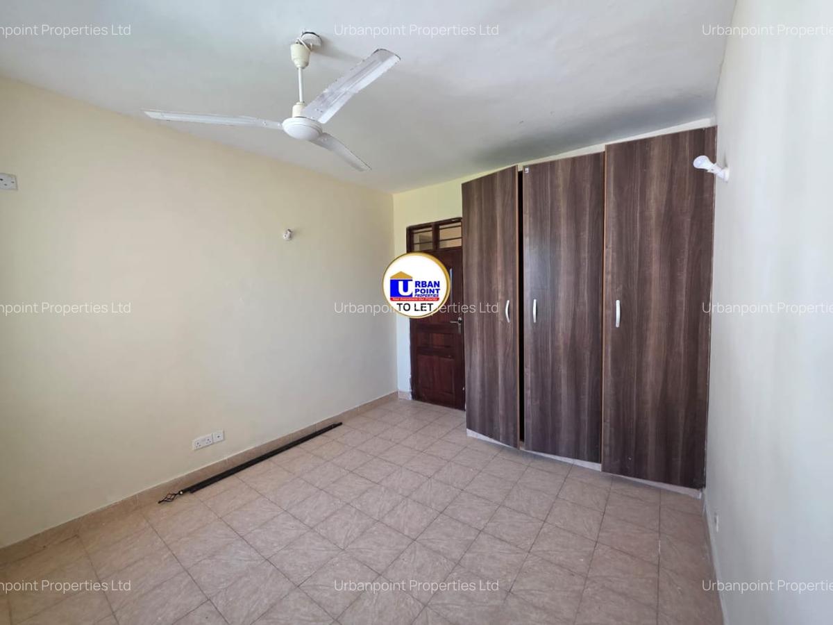3 Bed Apartment with En Suite at Links Road - 10