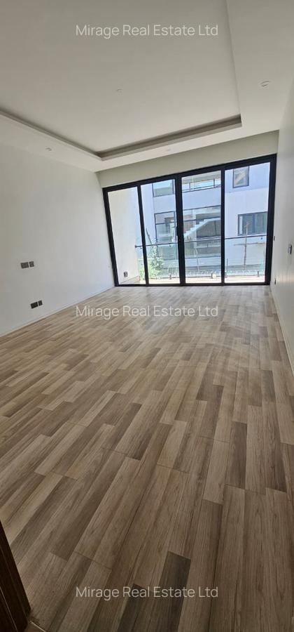 5 Bed Townhouse with En Suite in Lavington - 2
