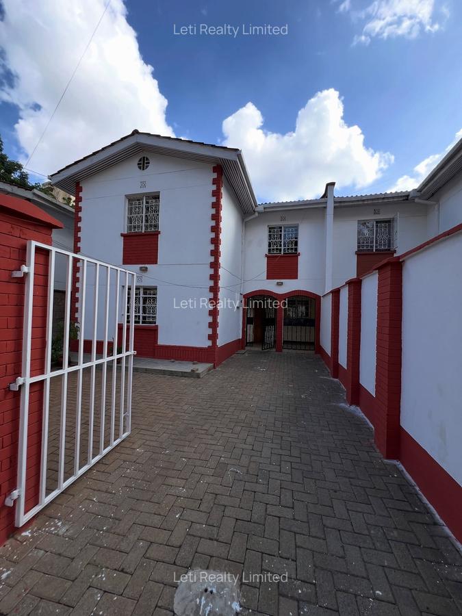 5 Bed Townhouse with En Suite in Lavington - 1