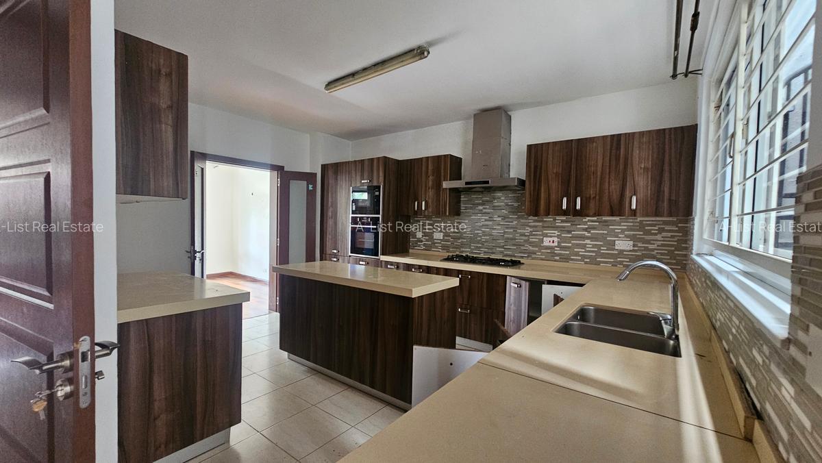 5 Bed Villa with En Suite at Amboseli Road - 5