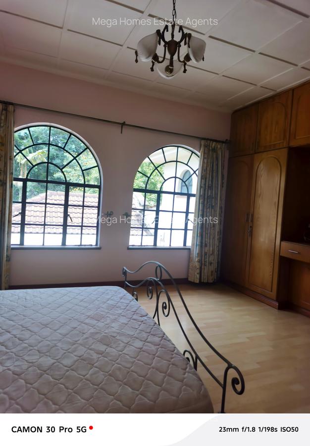 5 Bed House with En Suite in Runda - 19