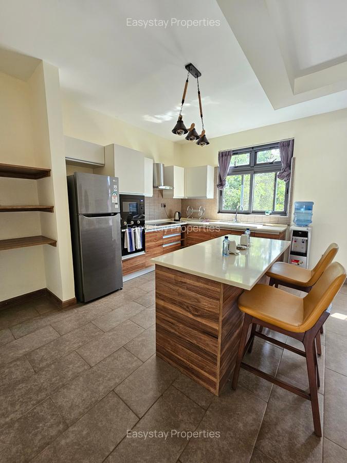 Serviced 2 Bed Apartment with En Suite in Spring Valley - 3