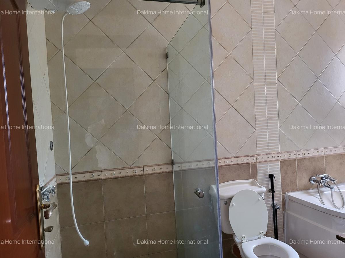 4 Bed Townhouse with En Suite in Brookside - 14