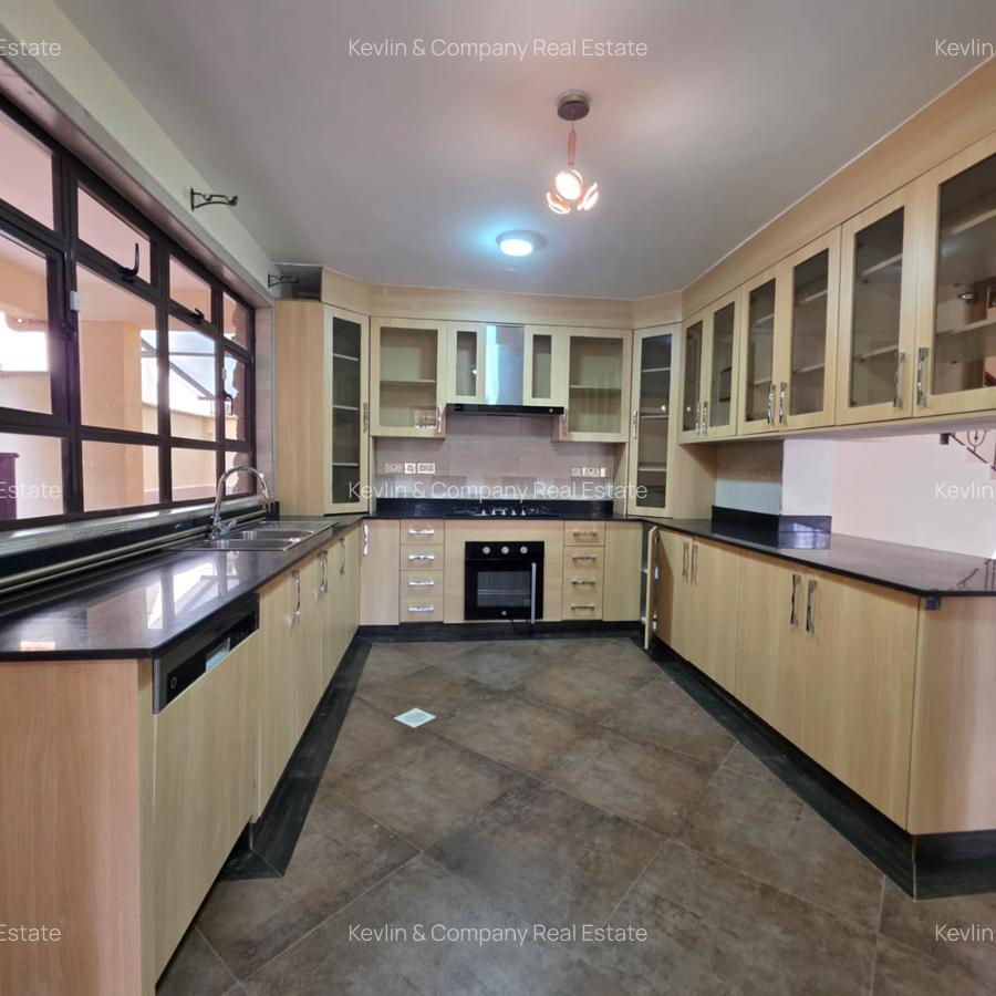 5 Bed Villa with En Suite in Lavington - 8