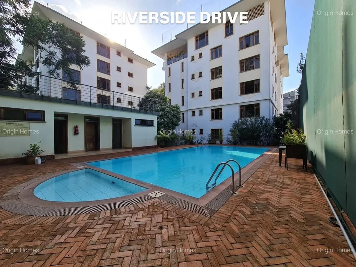 3 Bed Apartment with En Suite at Riverside Drive - 3