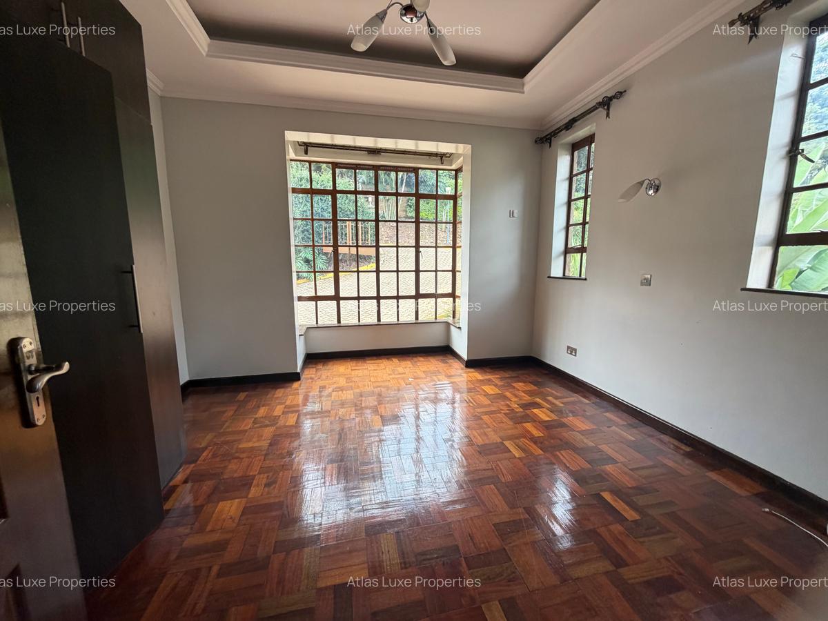 4 Bed Townhouse with En Suite at Rosslyn - 5