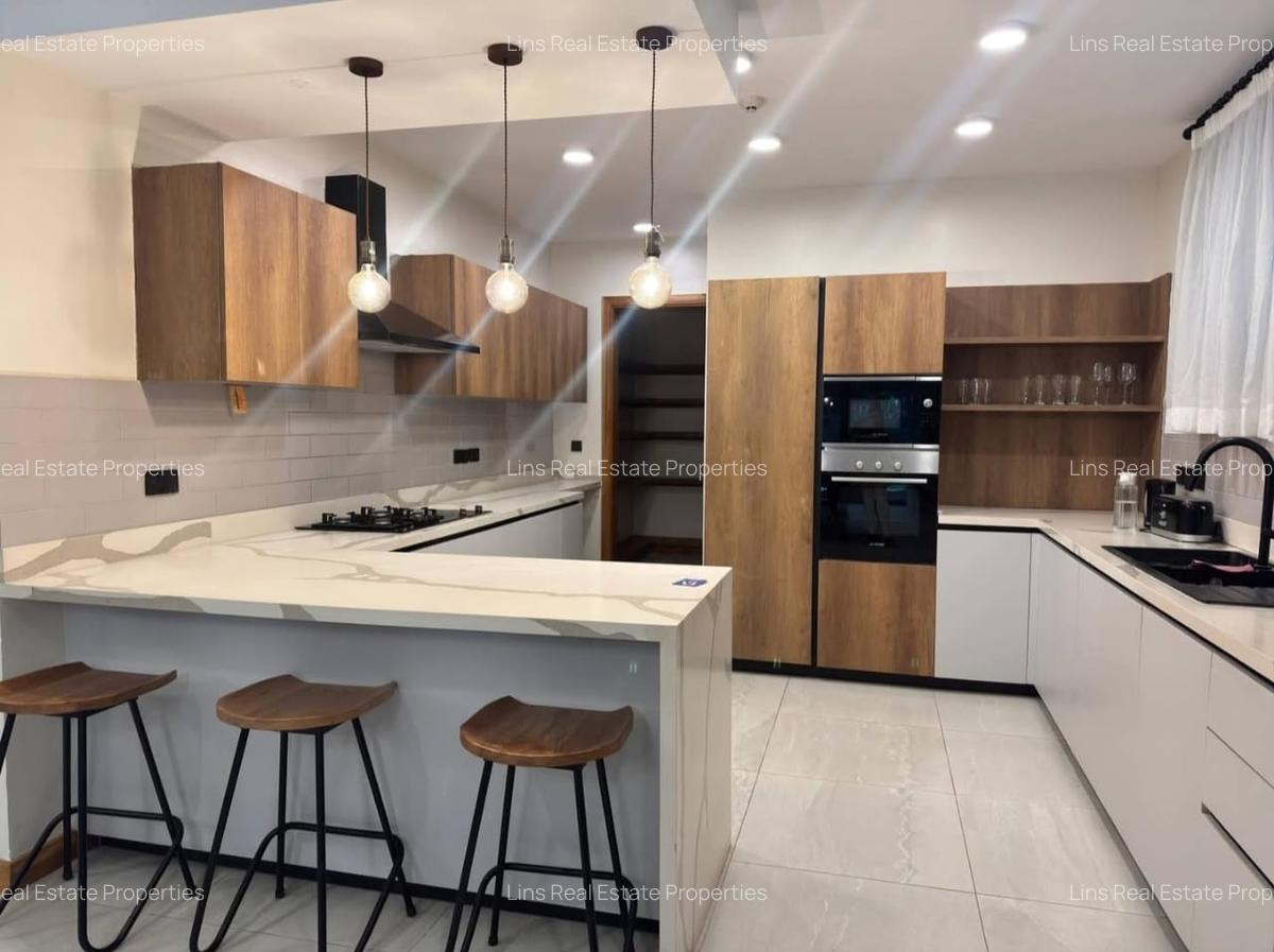 Furnished 4 Bed Apartment with En Suite in Spring Valley - 9