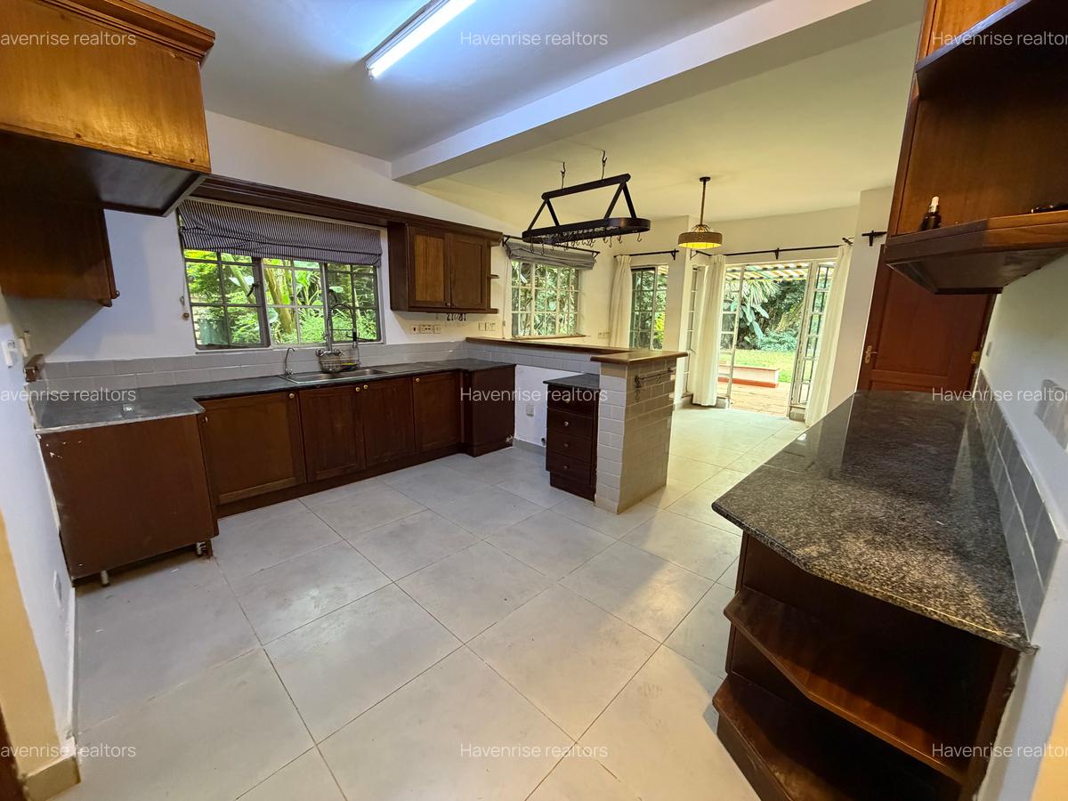 5 Bed Villa at Rosslyn - 4
