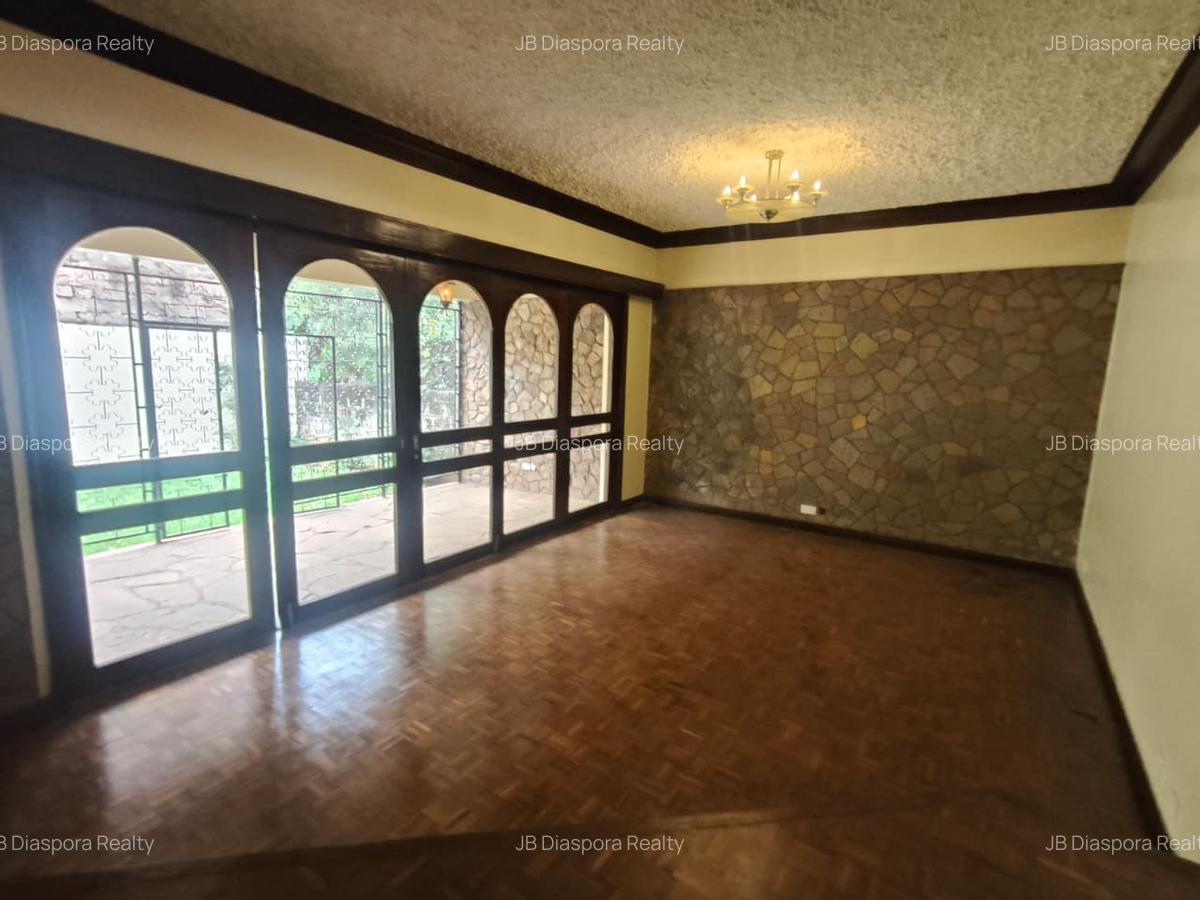 5 Bed Apartment with Staff Quarters at 2Nd Parklands - 13