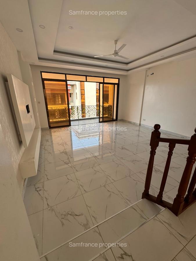 3 Bed Apartment with En Suite at Moyne Drive - 3