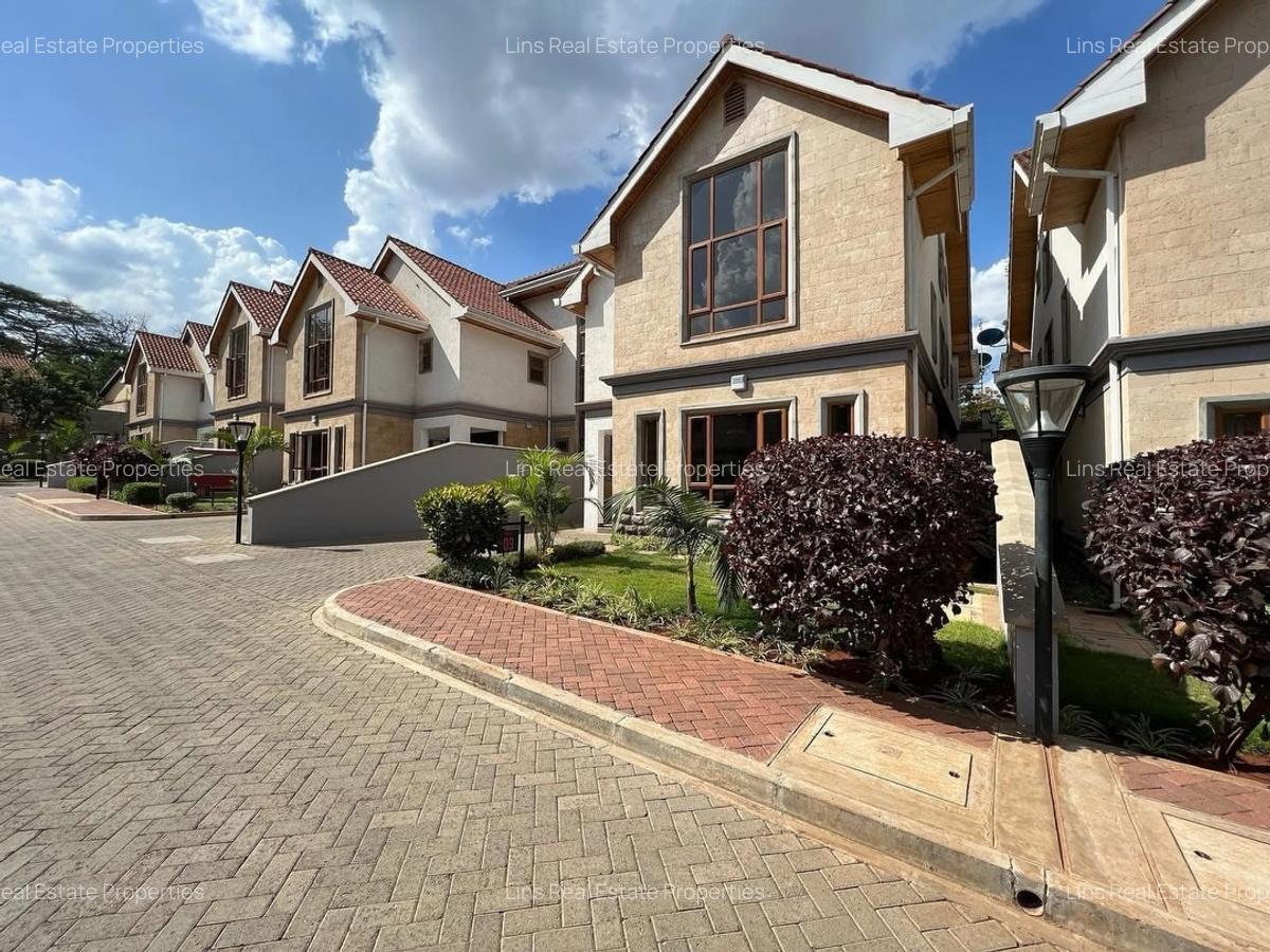 5 Bed Townhouse with En Suite in Lavington - 1