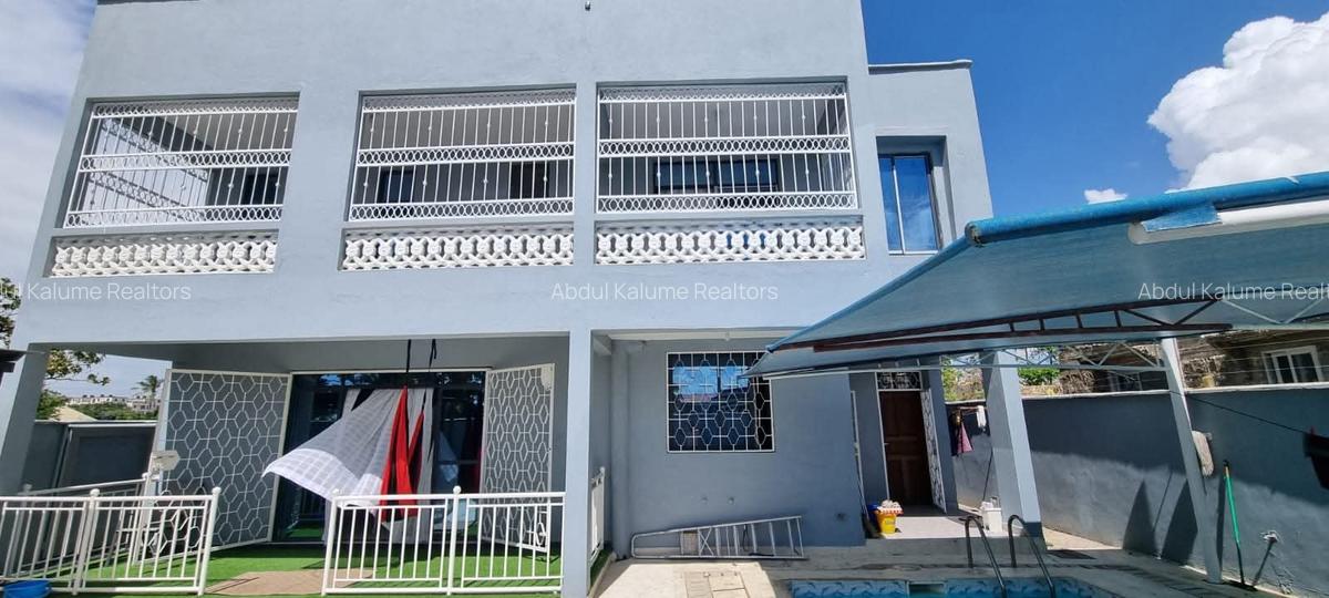 6 Bed Villa with En Suite at Bamburi - 2